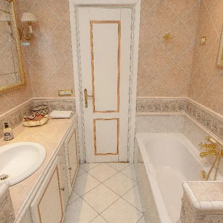 Aurelia Montana Luxury By In דירה *